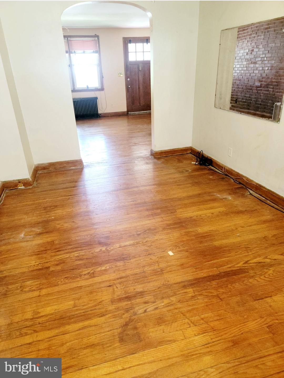 1002 Wicklow Road Baltimore, MD 21229 - Photo 4 of 15