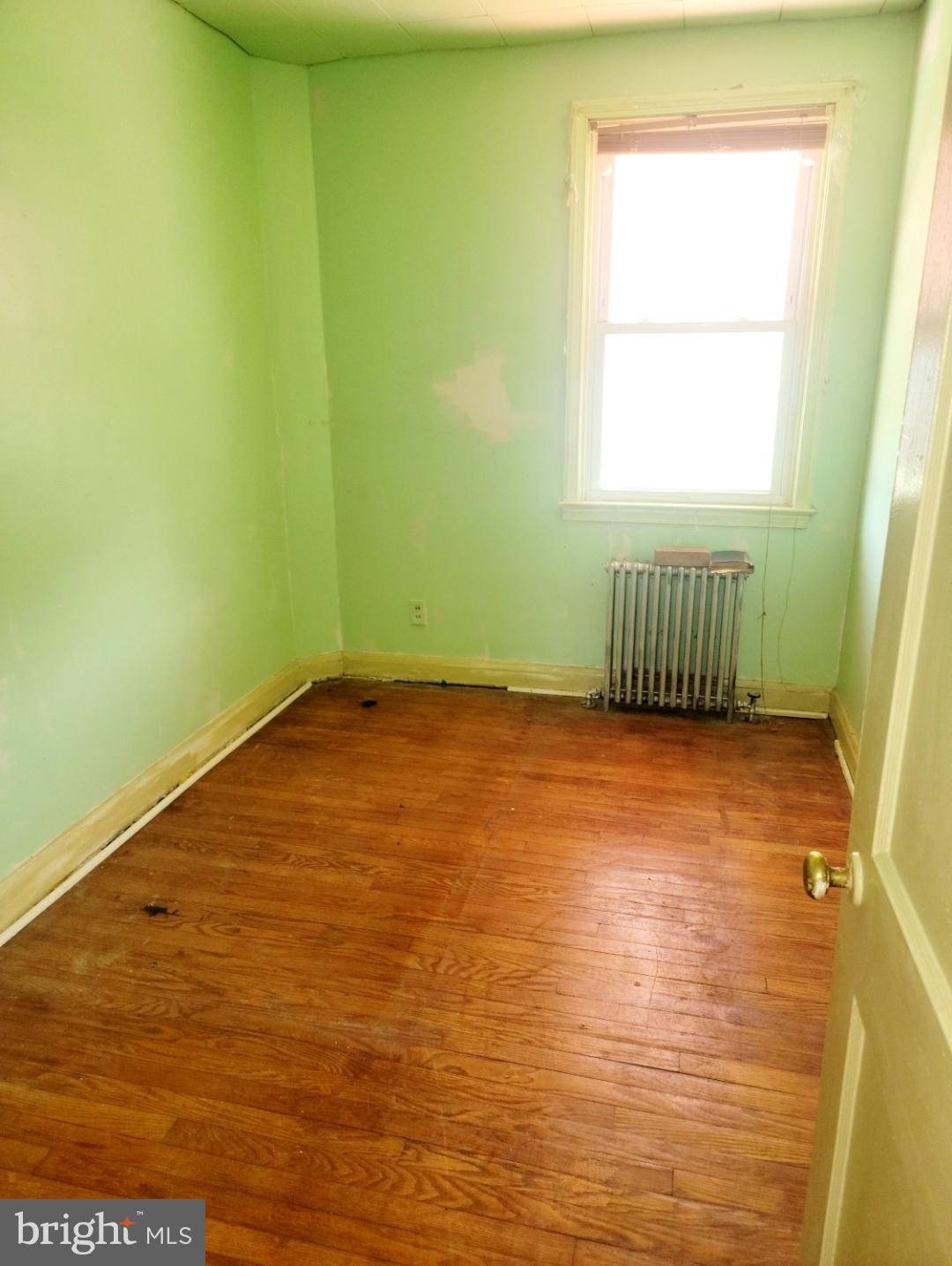 1002 Wicklow Road Baltimore, MD 21229 - Photo 10 of 15