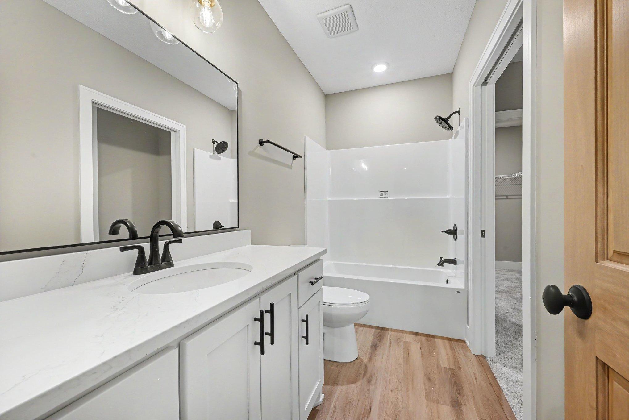 4044 Merriam Road Minnetonka, MN 55305 - Photo 35 of 38 Gallery Image 35