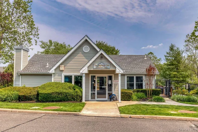 $499,900 | 117 Leeward Lane, Port Jefferson, NY 11777