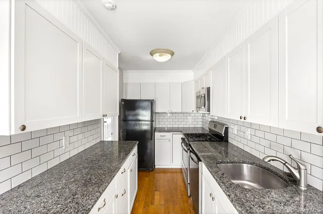 $499,900 | 117 Leeward Lane, Port Jefferson, NY 11777