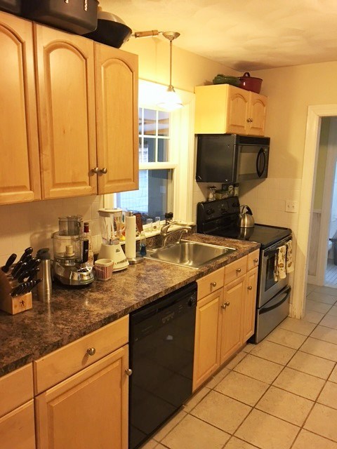 19 Mayfair Road Warwick, RI 02888 - Photo 6 of 22