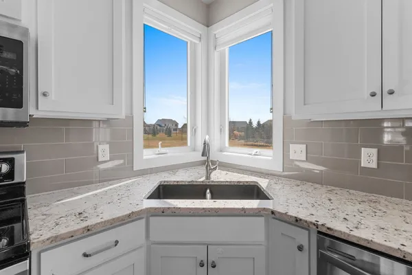 $649,900 | 5485 North Amethyst Drive, Appleton, WI 54913