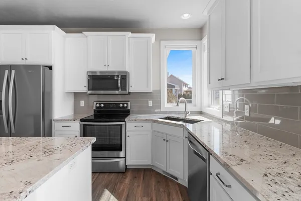 $649,900 | 5485 North Amethyst Drive, Appleton, WI 54913