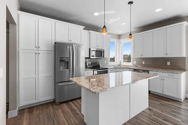 $649,900 | 5485 North Amethyst Drive, Appleton, WI 54913