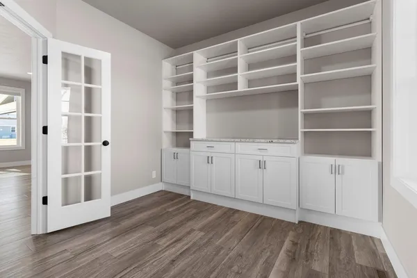 $649,900 | 5485 North Amethyst Drive, Appleton, WI 54913