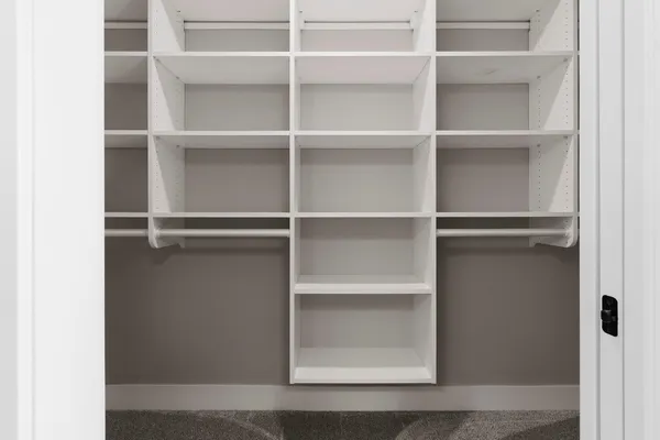 $649,900 | 5485 North Amethyst Drive, Appleton, WI 54913