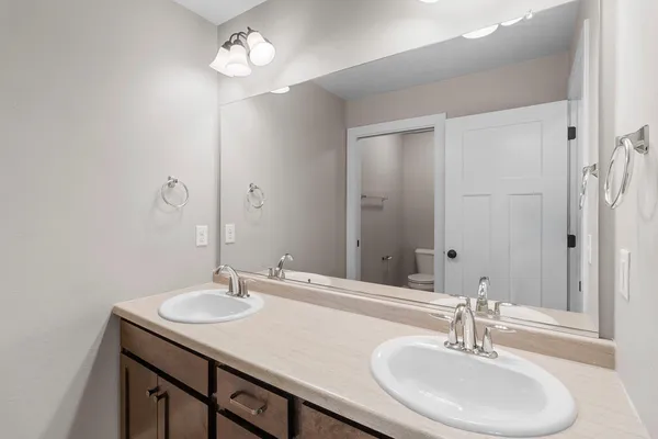 $649,900 | 5485 North Amethyst Drive, Appleton, WI 54913