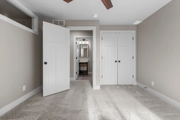 $649,900 | 5485 North Amethyst Drive, Appleton, WI 54913