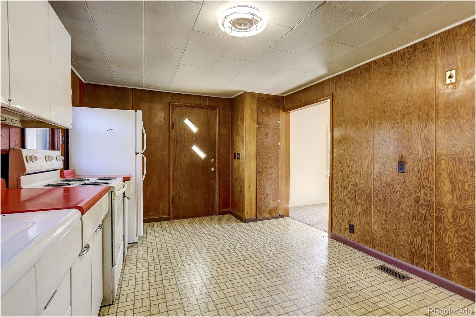 7642 Raleigh Street Westminster, CO 80030 - Photo 11 of 29