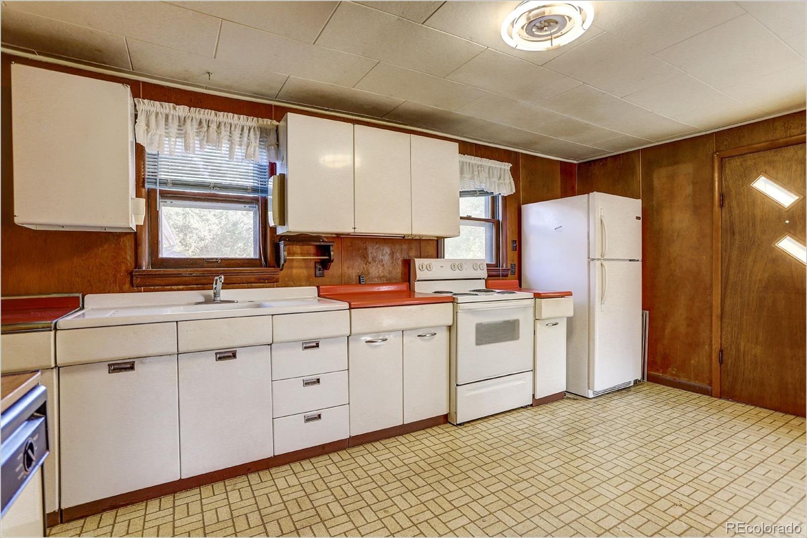 7642 Raleigh Street Westminster, CO 80030 - Photo 8 of 29