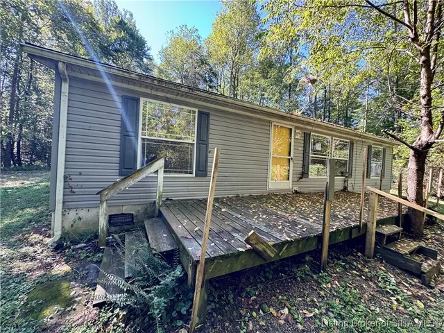 $118,900 | 151 Old State Road 64 Northeast, New Salisbury, IN 47161