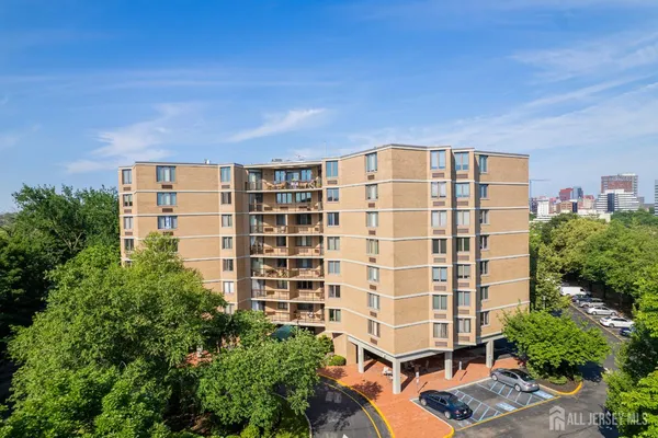 $418,000 | 30 South Adelaide Avenue, Unit 5M, Highland Park, NJ 08904