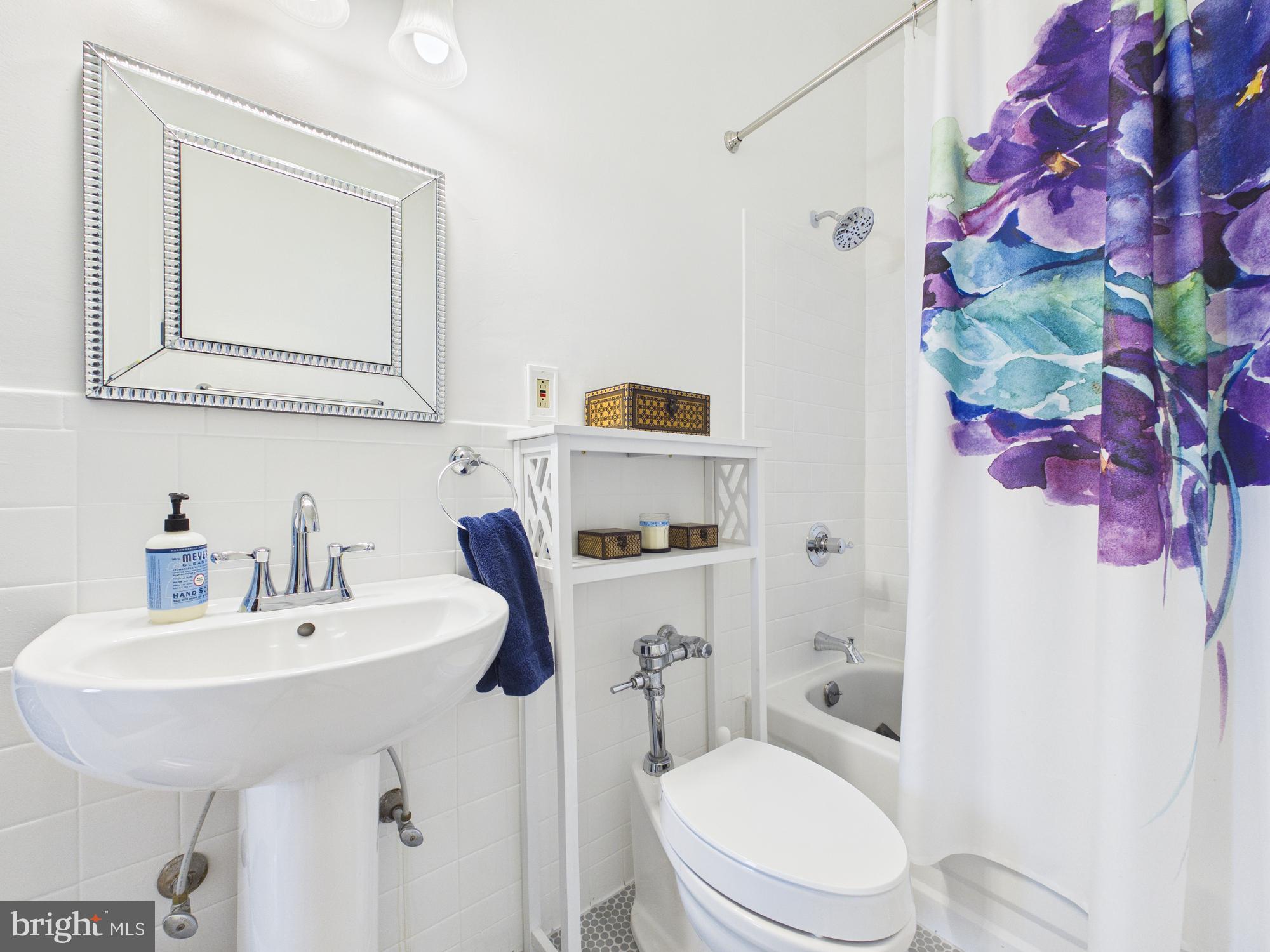 1 East Chase Street, Unit 412 Baltimore, MD 21202 - Photo 25 of 34