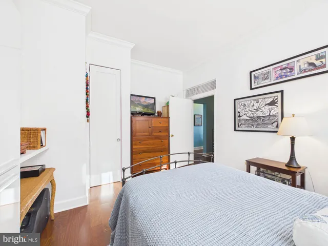 $174,900 | 1 East Chase Street, Unit 412, Baltimore, MD 21202