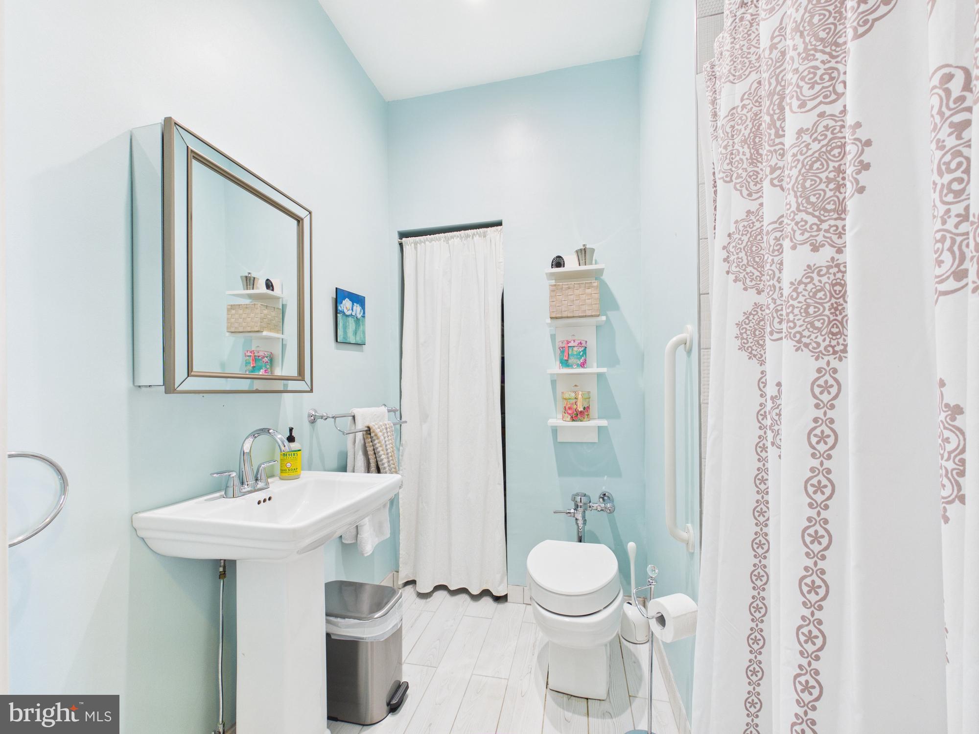 1 East Chase Street, Unit 412 Baltimore, MD 21202 - Photo 31 of 34