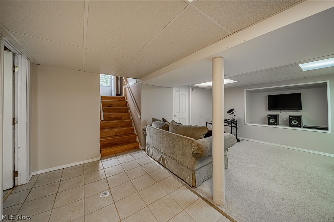 1329 Plainfield Road Cleveland, OH 44121 - Photo 19 of 28