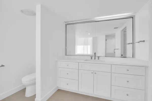 $10,000 | 529 South Flagler Drive, Unit 14H, West Palm Beach, FL 33401