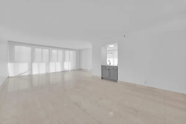 $10,000 | 529 South Flagler Drive, Unit 14H, West Palm Beach, FL 33401