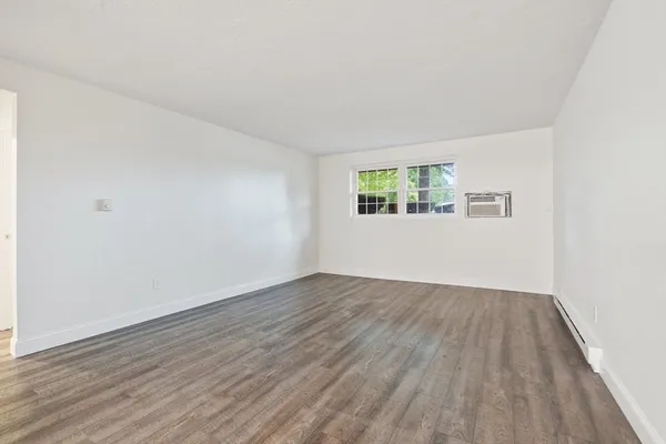 $2,700 | 5 Walker Road, Unit 2, North Andover, MA 01845