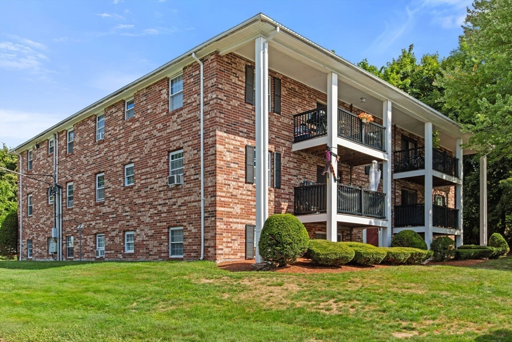 5 Walker Road, Unit 2 North Andover, MA 01845 - Photo 22 of 26