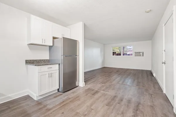 $2,700 | 5 Walker Road, Unit 2, North Andover, MA 01845