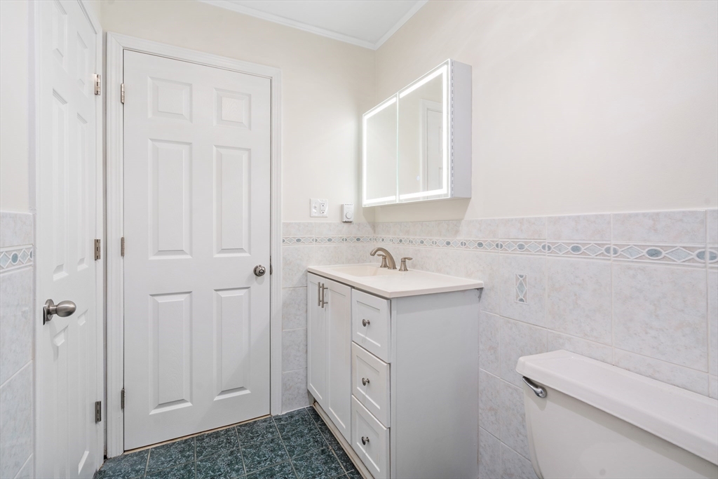 5 Walker Road, Unit 2 North Andover, MA 01845 - Photo 8 of 26