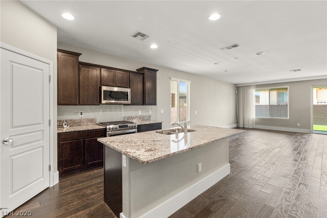 11008 Prairie Grove Road Las Vegas, NV 89179 - Photo 15 of 46