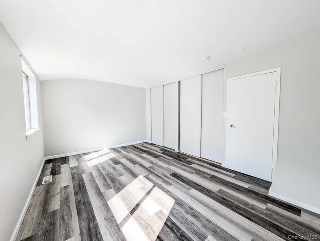 $394,999 | 136 Hill Crescent, Calverton, NY 11933