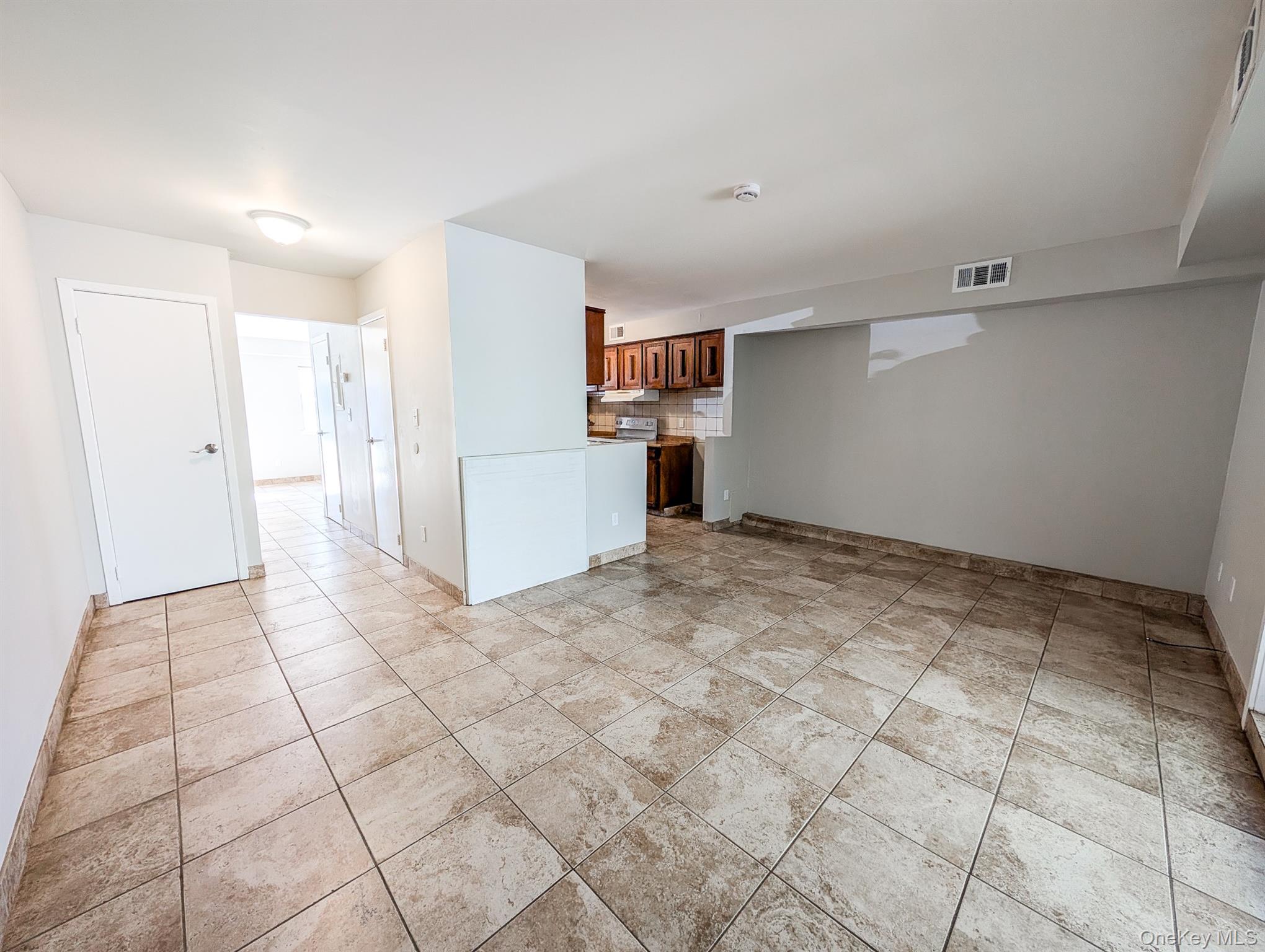 136 Hill Crescent Calverton, NY 11933 - Photo 6 of 21