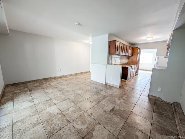 $394,999 | 136 Hill Crescent, Calverton, NY 11933