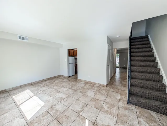 $394,999 | 136 Hill Crescent, Calverton, NY 11933