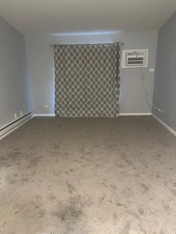 $1,800 | 651 South Virginia Road, Unit 326, Crystal Lake, IL 60014