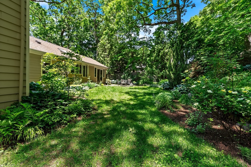 42 Temple Road Wellesley, MA 02482 - Photo 36 of 40