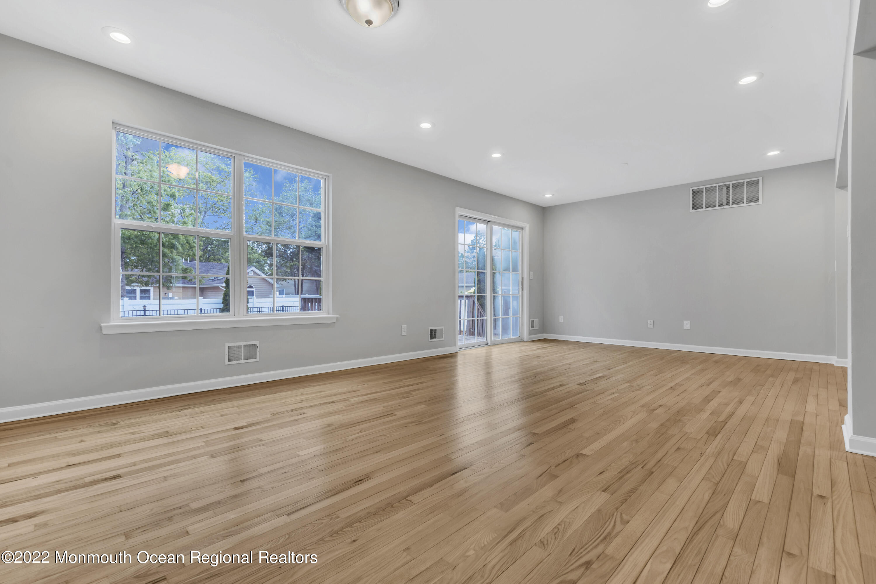 145 Gunwale Road Manahawkin, NJ 08050 - Photo 8 of 44 008_dsc02536