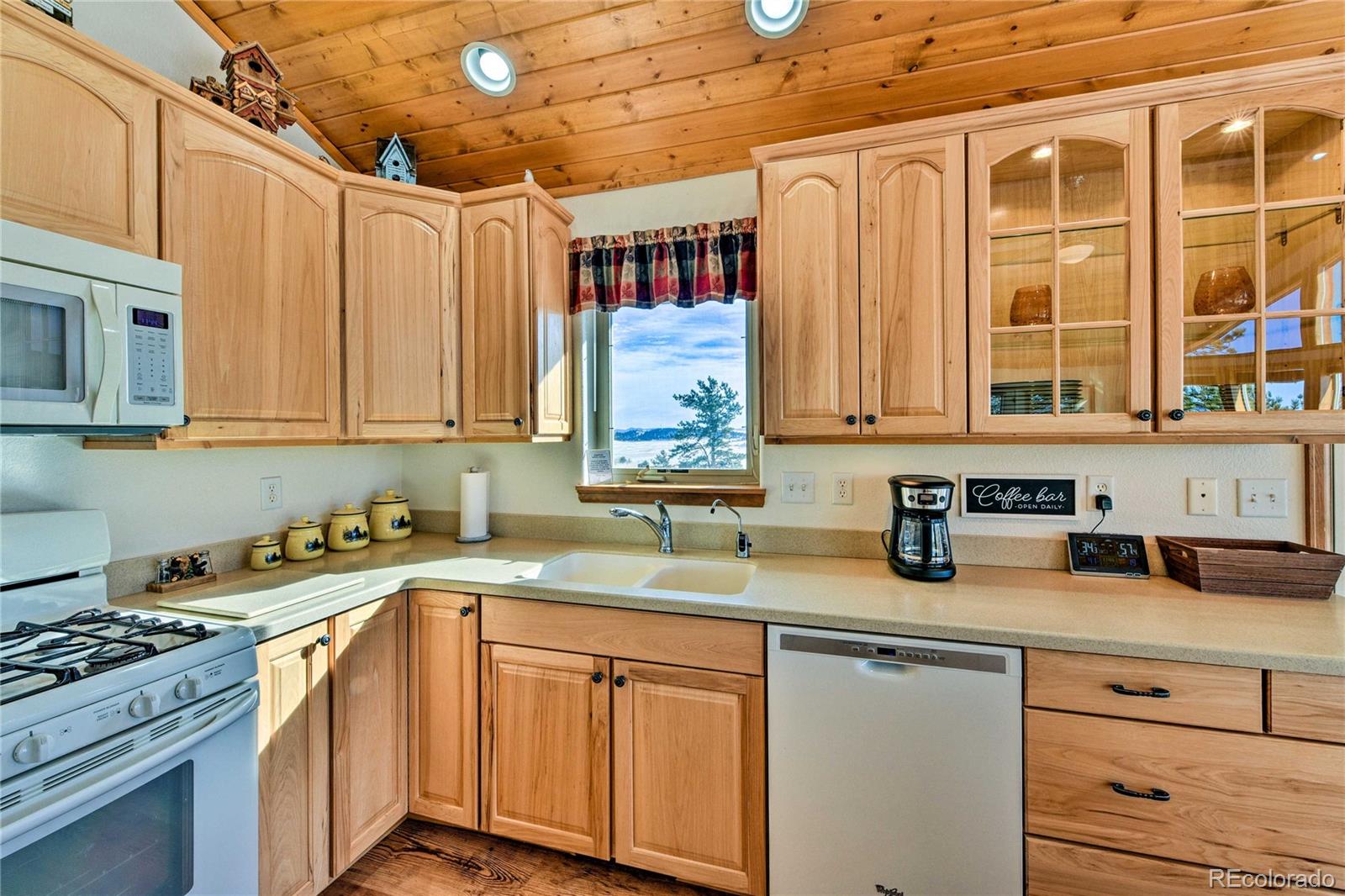 423 Wagon Wheel Road Hartsel, CO 80449 - Photo 16 of 33