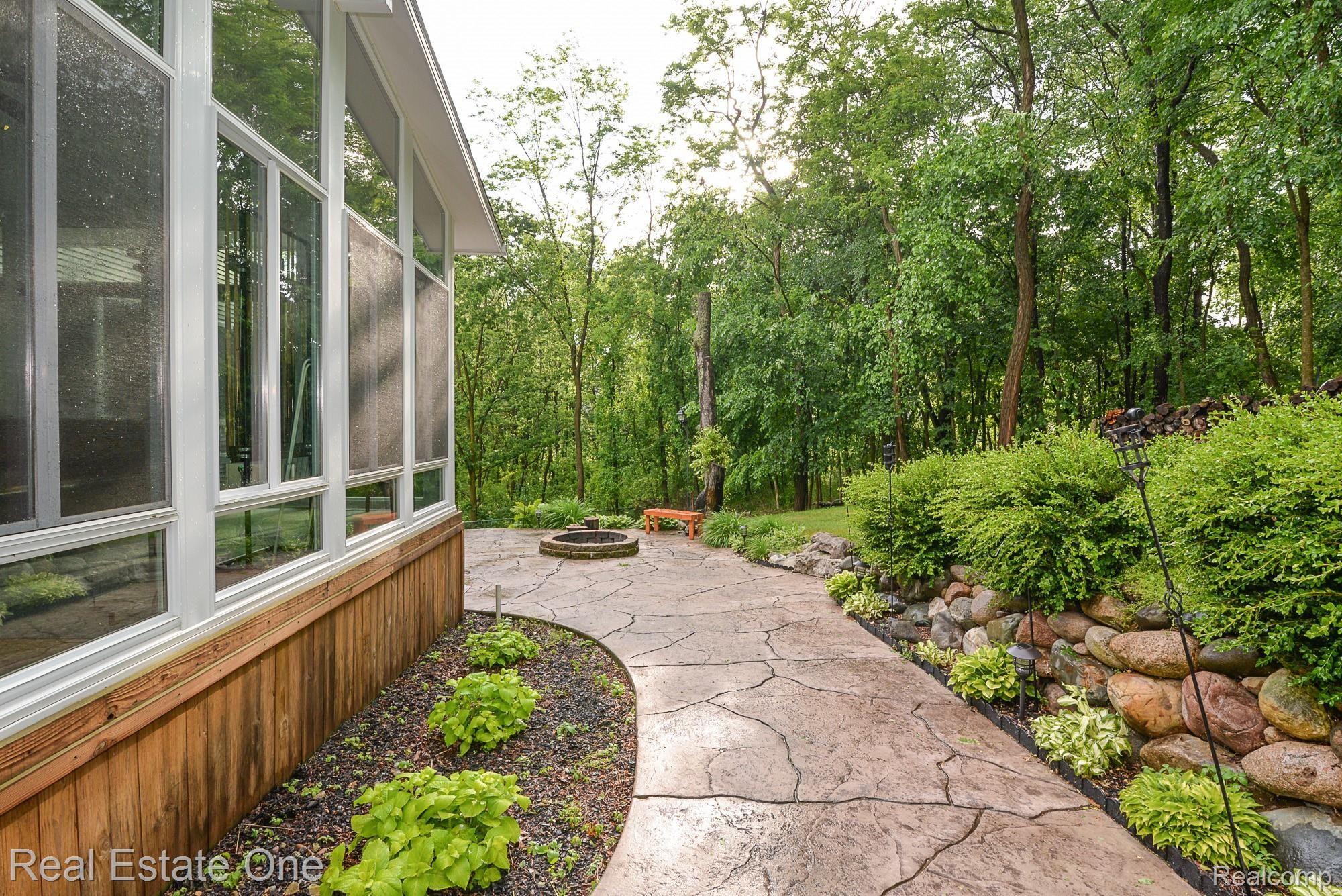 7213 Cowell Road Brighton, MI 48116 - Photo 53 of 64 DSC_0905.jpg