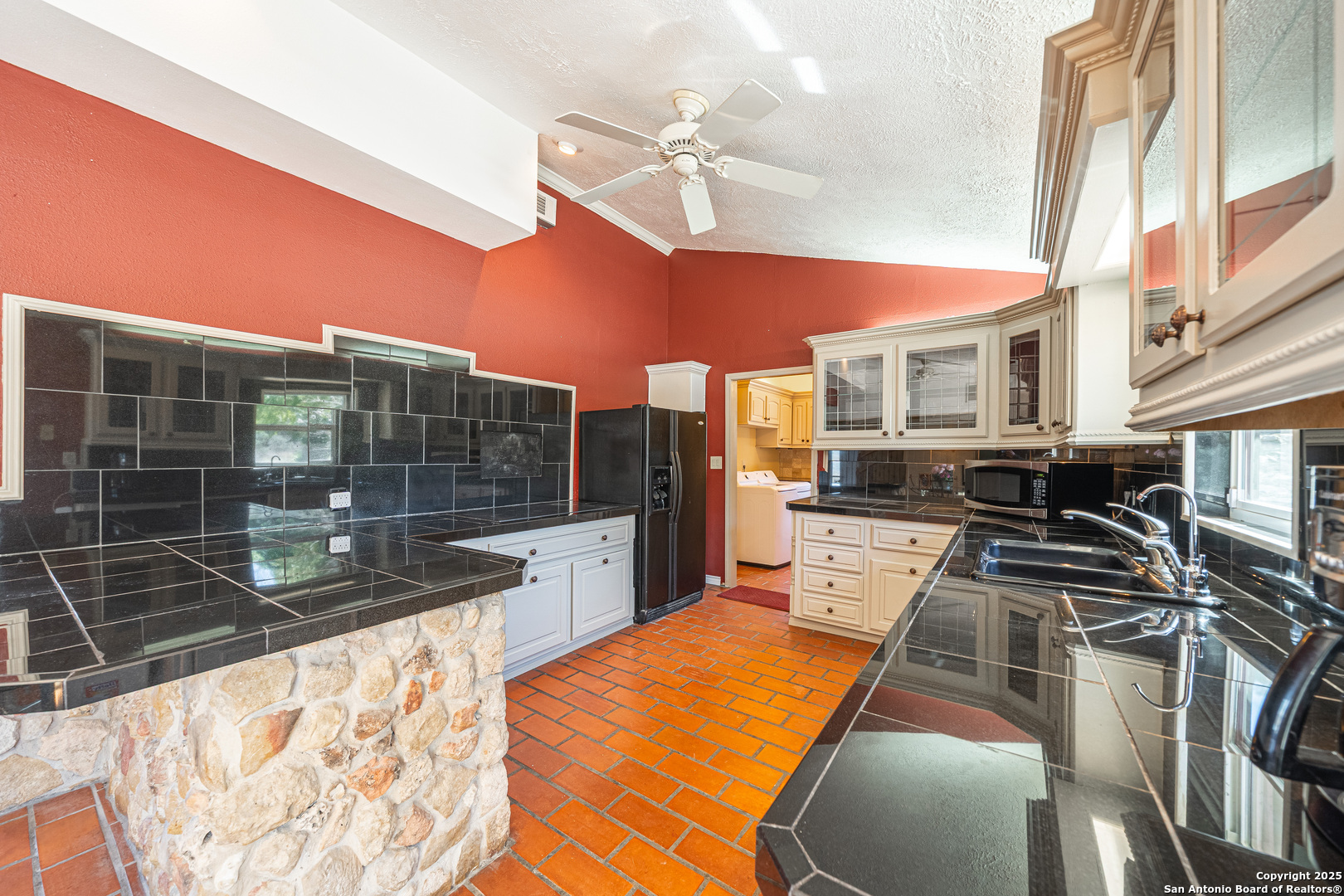 1839 Thanksgiving Road Utopia, TX 78884 - Photo 29 of 96