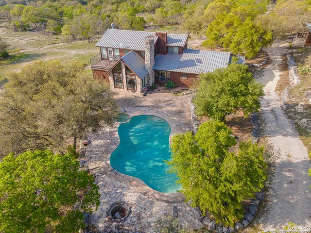 $999,900 | 1839 Thanksgiving Road, Utopia, TX 78884