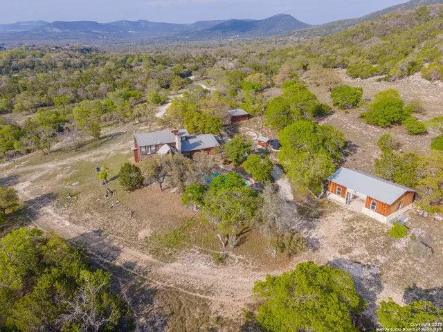 $999,900 | 1839 Thanksgiving Road, Utopia, TX 78884