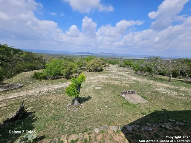 $999,900 | 1839 Thanksgiving Road, Utopia, TX 78884