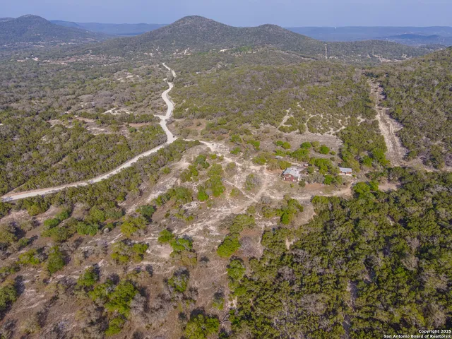 $999,900 | 1839 Thanksgiving Road, Utopia, TX 78884