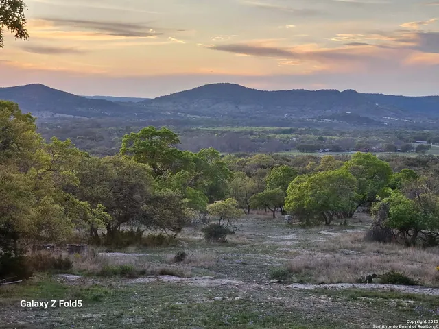 $999,900 | 1839 Thanksgiving Road, Utopia, TX 78884