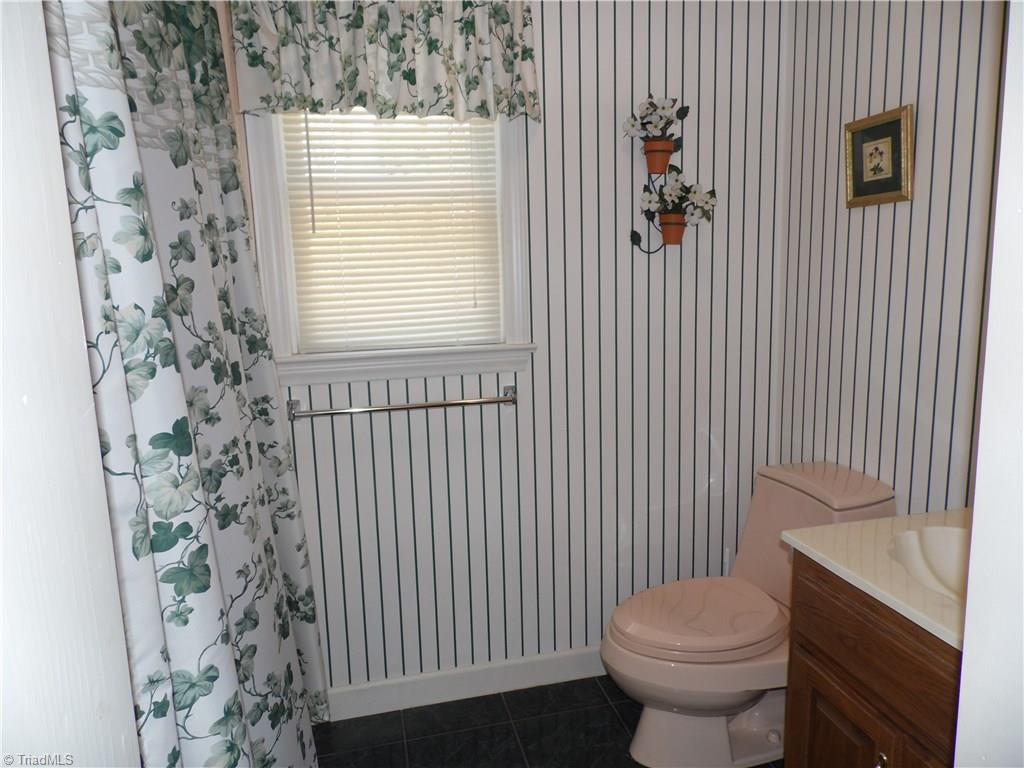 10004 Glade Valley Road Ennice, NC 28623 - Photo 14 of 30