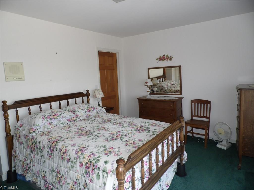 10004 Glade Valley Road Ennice, NC 28623 - Photo 18 of 30