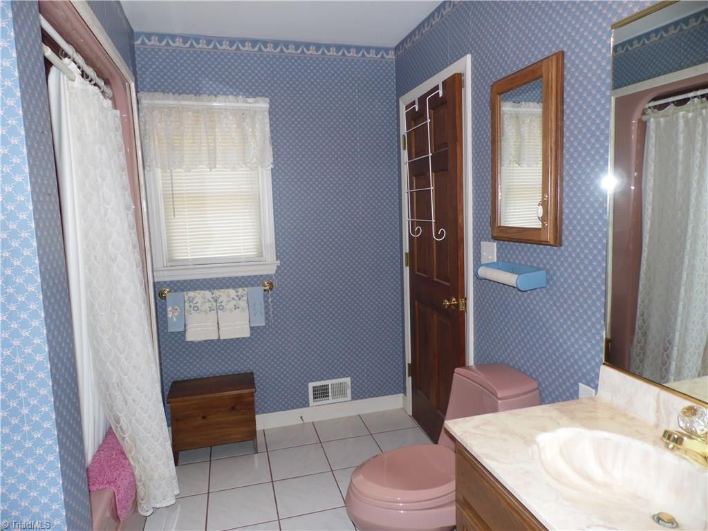 10004 Glade Valley Road Ennice, NC 28623 - Photo 20 of 30