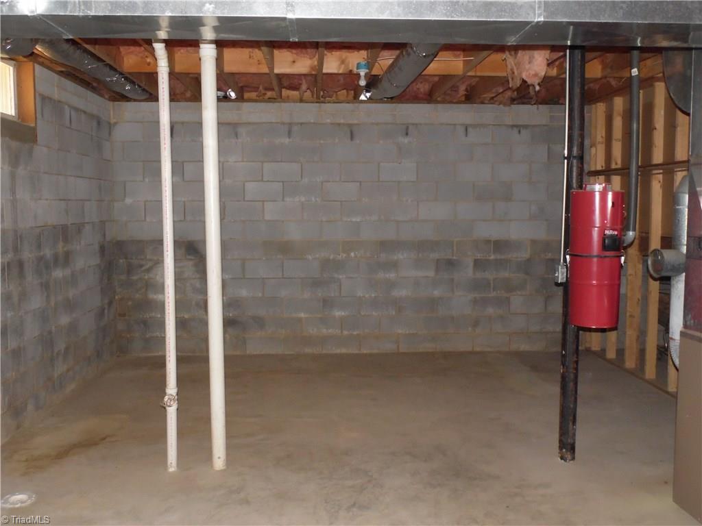 10004 Glade Valley Road Ennice, NC 28623 - Photo 27 of 30