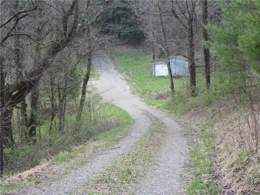 10004 Glade Valley Road Ennice, NC 28623 - Photo 5 of 30