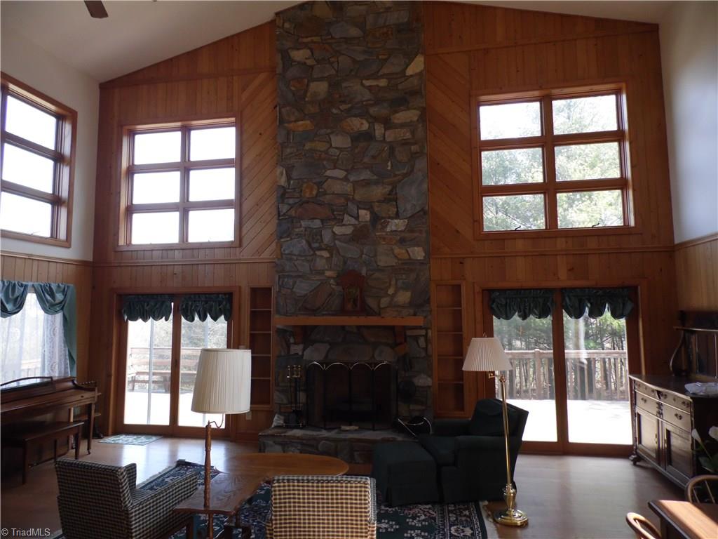 10004 Glade Valley Road Ennice, NC 28623 - Photo 8 of 30
