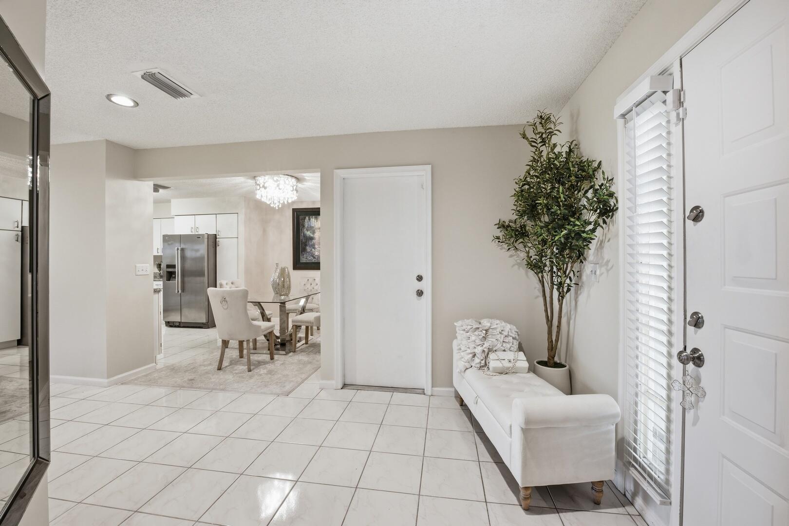 9172 Boca Gardens Parkway, Unit B Boca Raton, FL 33496 - Photo 2 of 54 Foyer